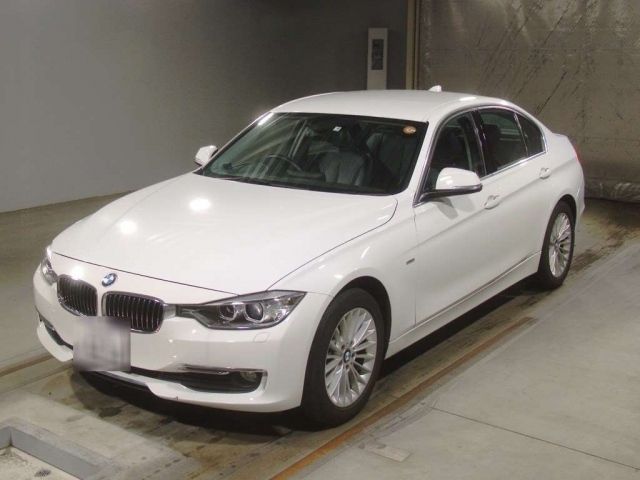 5036 BMW 3 SERIES 2013 г. (TAA Kinki)